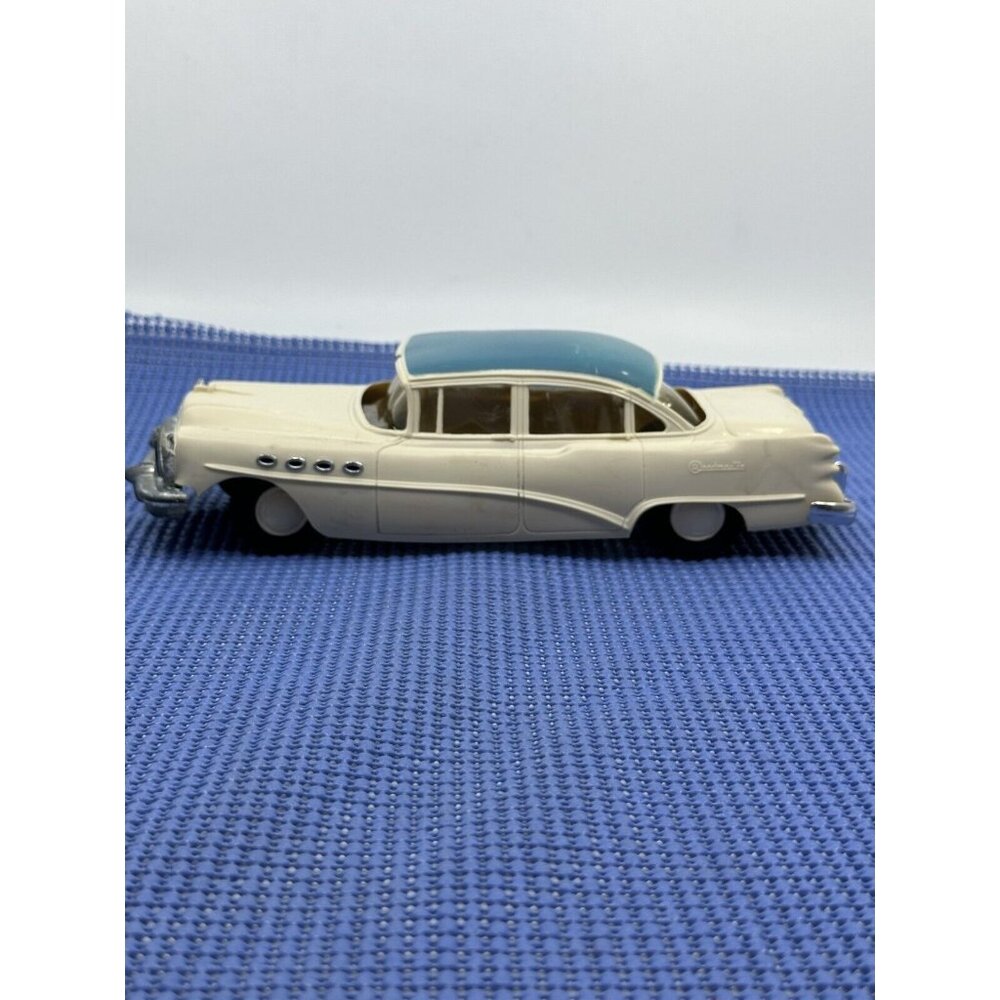 Buick Roadmaster Friction Model Car Vintage 8" Cream Blue Fair Restoration‎